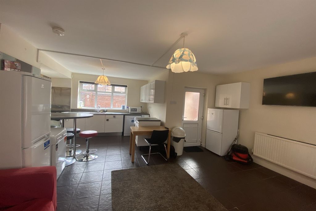 Additional image 9 of 1 bed terraced house to rentLilac Grove (Room 1), Beeston NG9