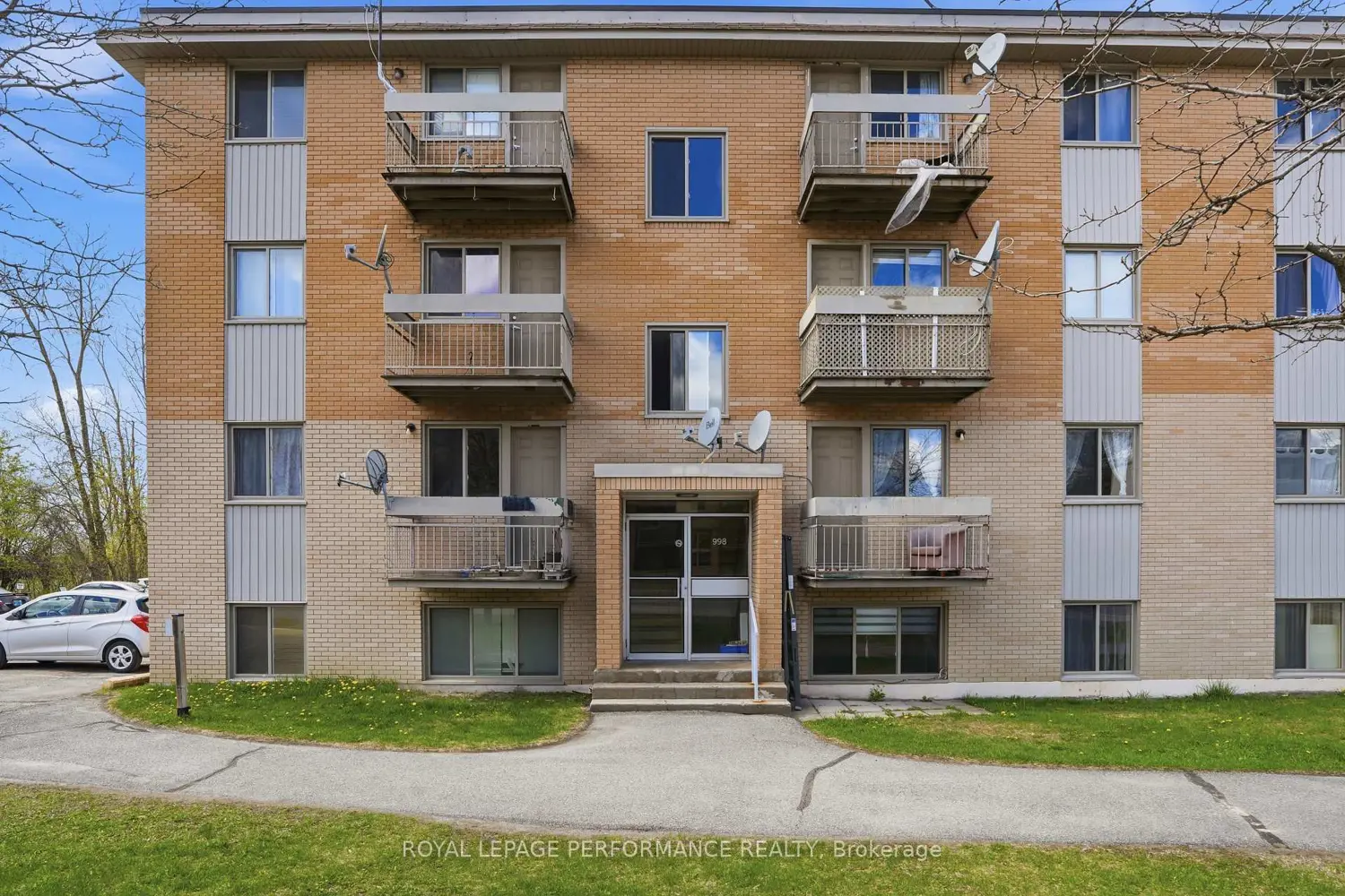 Additional image 2 of 998 Cartier Boulevard 8