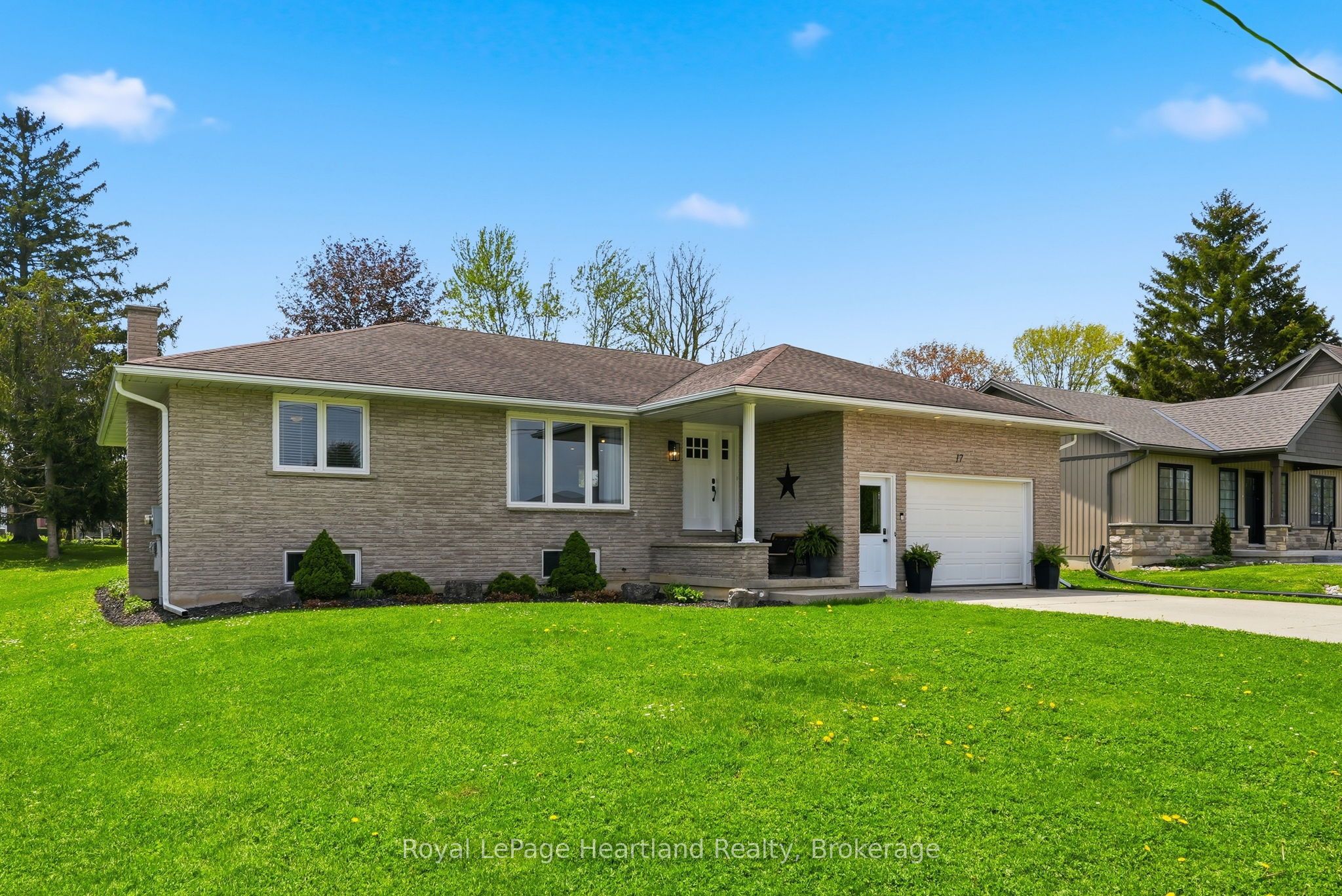 17 Brown Street N, Minto, ON, N0G 1M0
