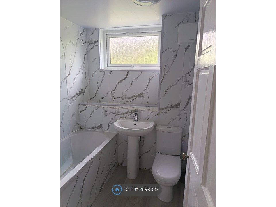 Additional image 2 of 2 bed terraced house to rentPine Place, Cumbernauld, Glasgow G67