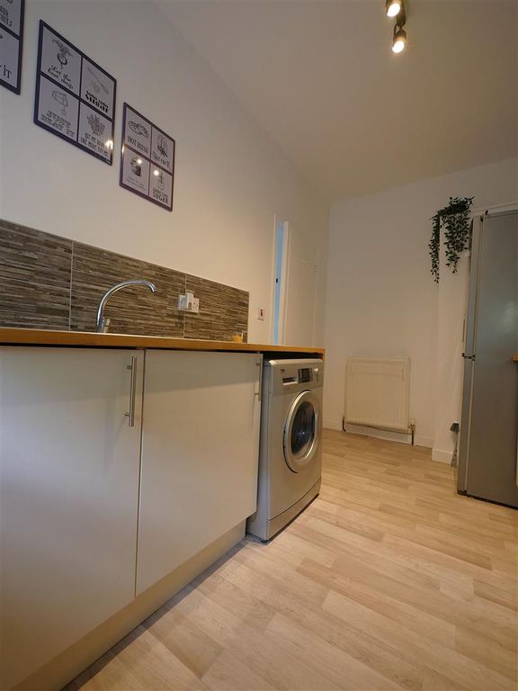 Additional image 5 of 2 bed semi-detached house to rentBrassey Street, Glasgow G20