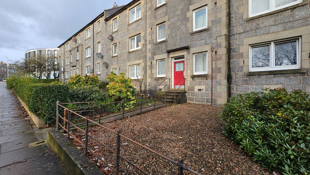 Additional image 2 of 3 bed flat to rentWillowbank Road Flat D, Aberdeen AB11