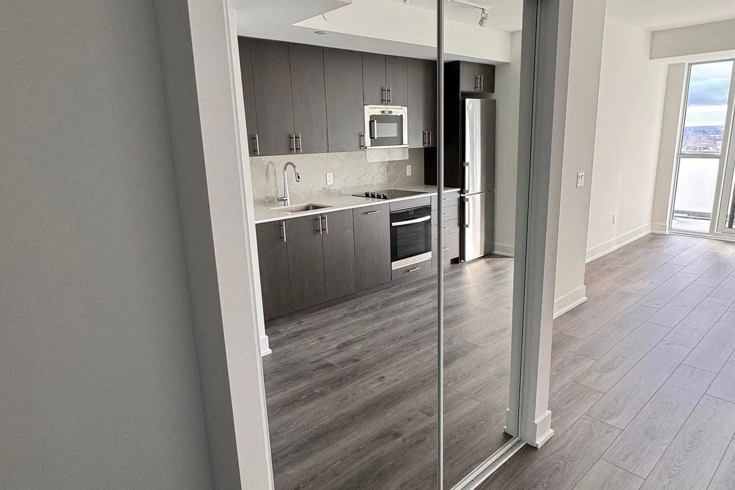 Additional image 13 of 2545 Simcoe Street 1015
