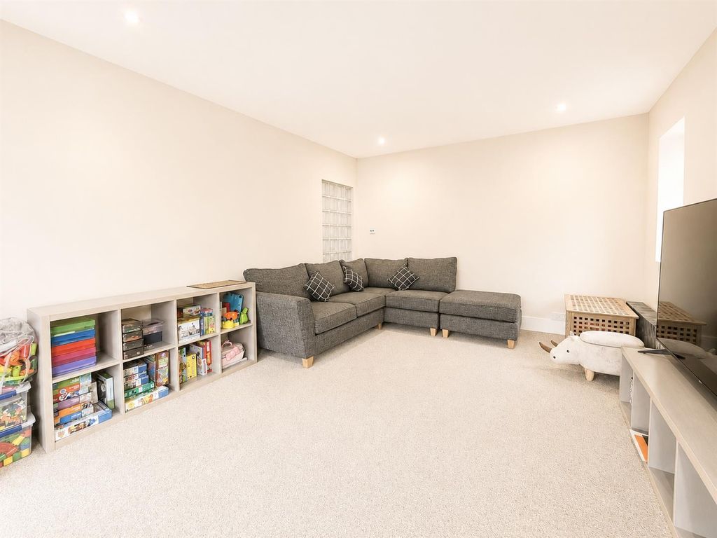 Additional image 4 of 4 bed detached house for saleWoodhouse Lane, Sale M33