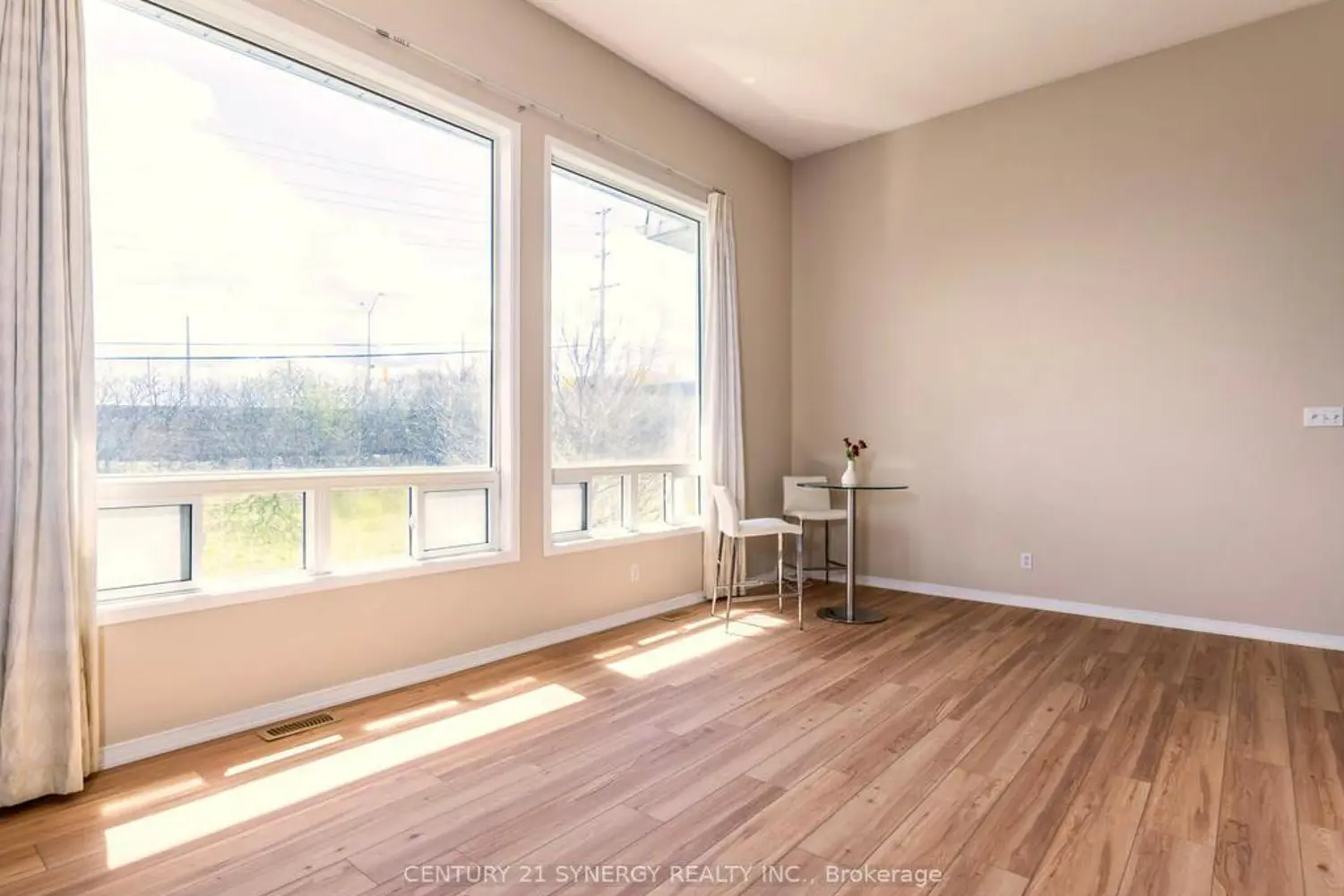 Additional image 5 of 2669 Southvale Crescent 34