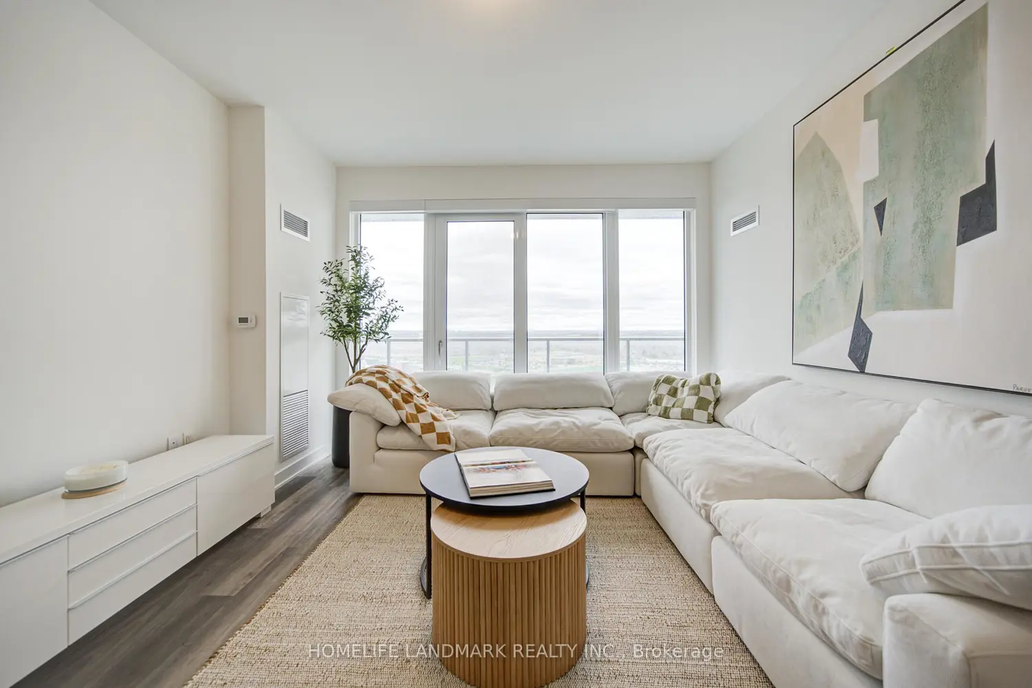 Additional image 8 of 4655 Wetcalfe Avenue 1902 B