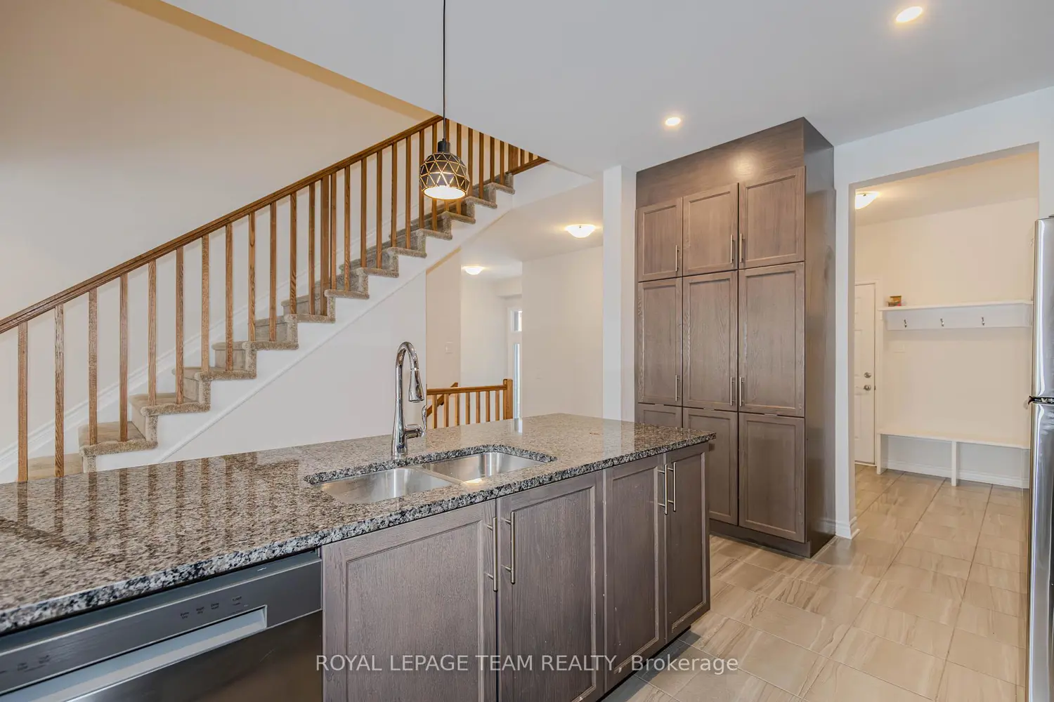 608 Enclave Lane photo 5
