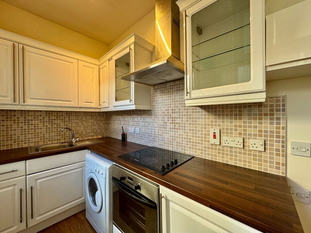 Additional image 2 of 1 bed flat to rent66 Great Union Road, St Helier JE2