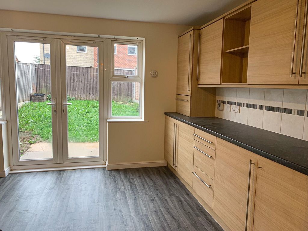 Additional image 3 of 4 bed town house to rentWoodcross Avenue, Scunthorpe DN16
