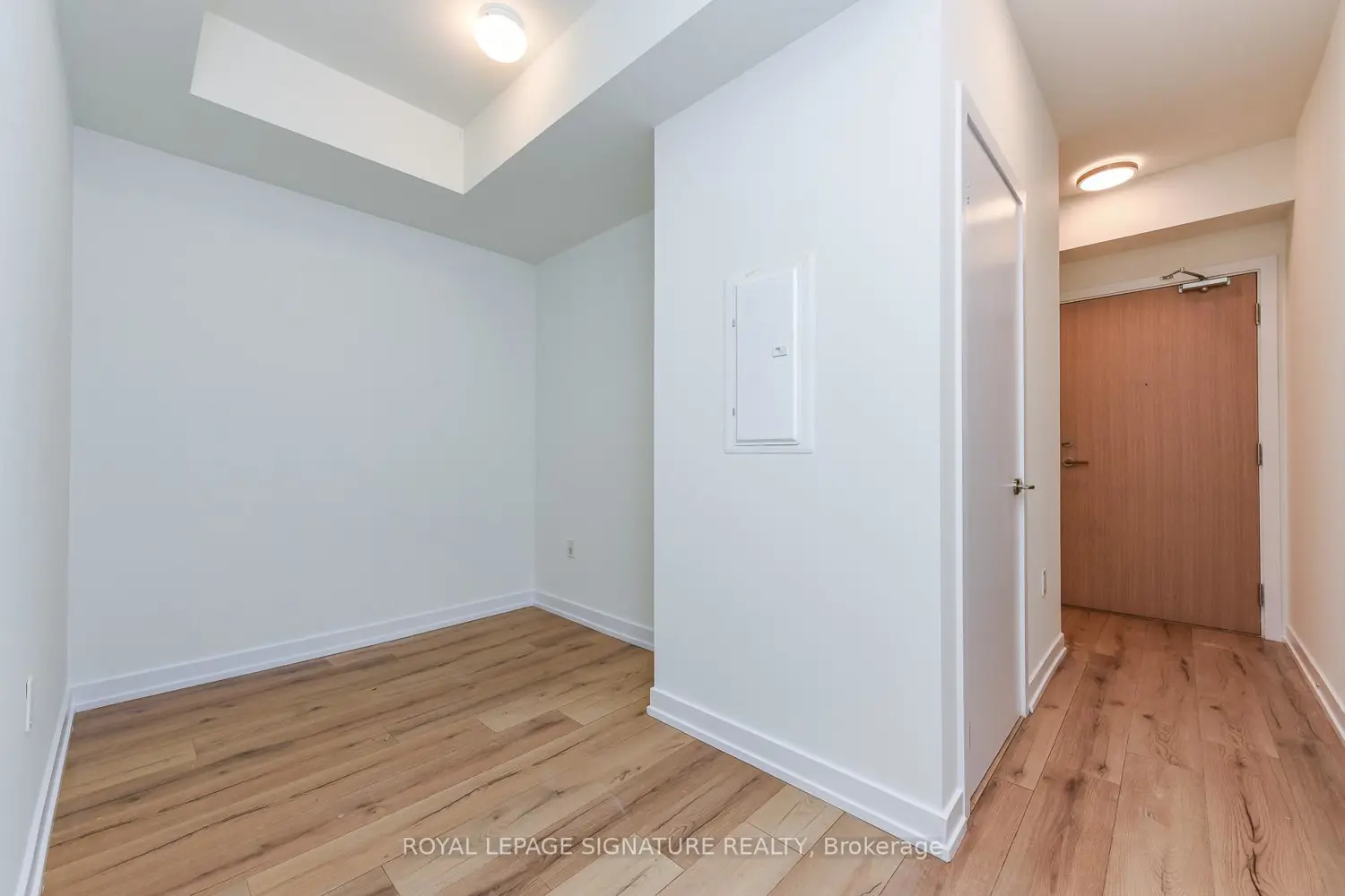 Additional image 12 of 1195 The Queensway 513