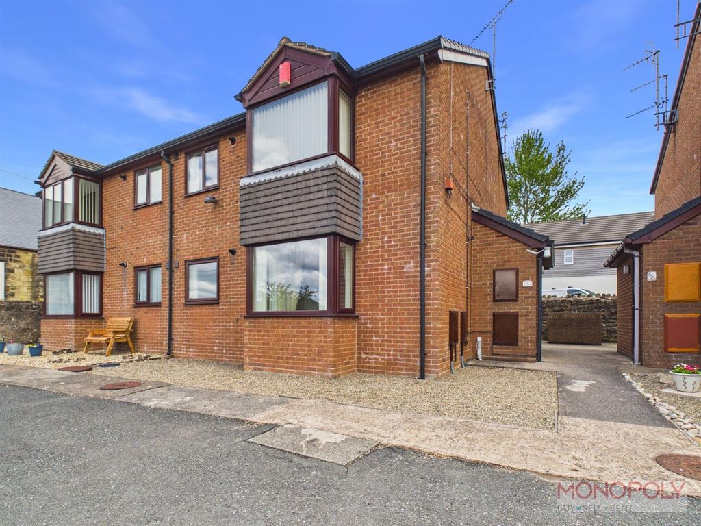 2 bed flat to rentPark Road, Coedpoeth, Wrexham LL11