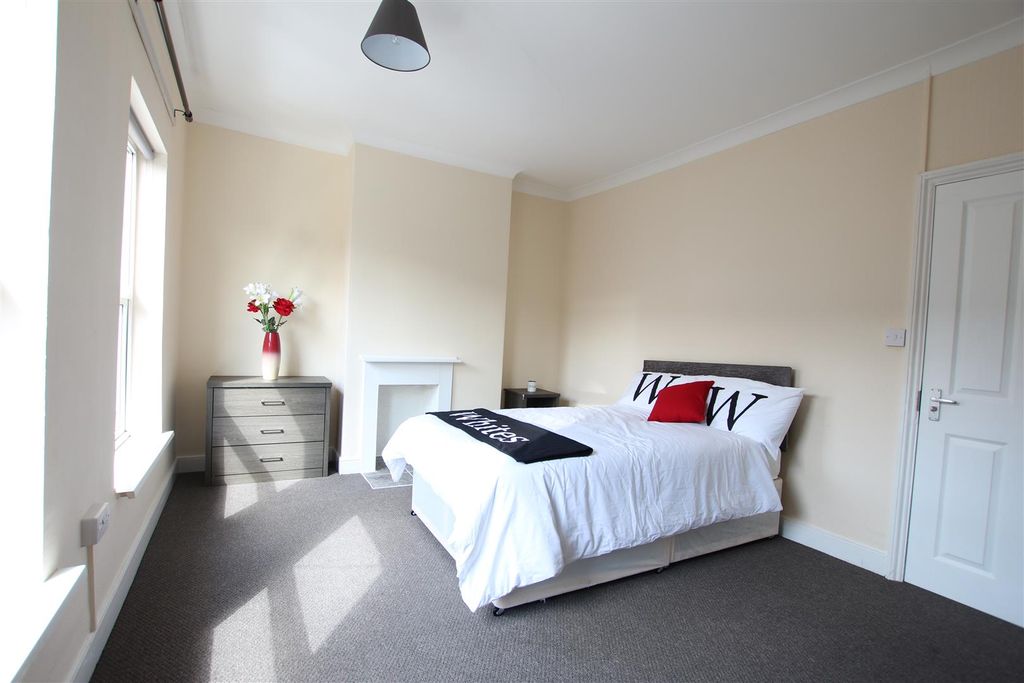 Additional image 7 of 4 bed terraced house to rentWhitworth Road, Northampton NN1