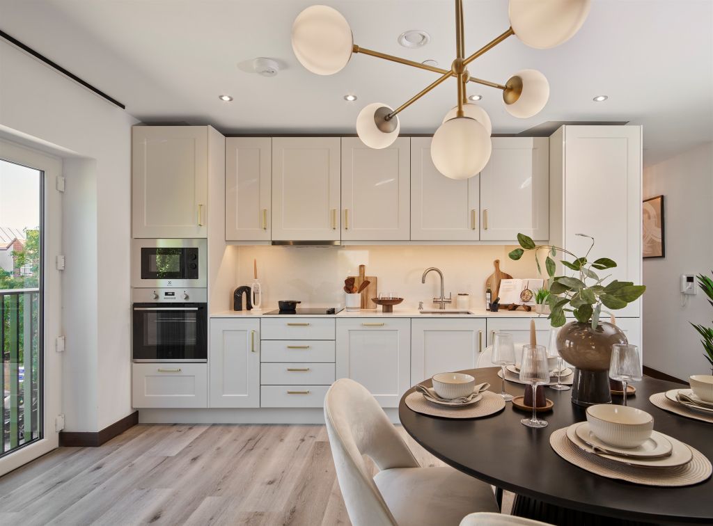 Additional image 2 of 2 bed flat for saleBrentwood Central, Western Road, Brentwood CM14