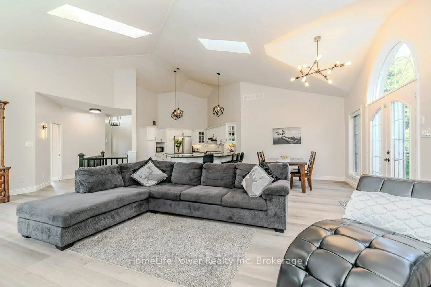 16 Elderberry Court photo 3