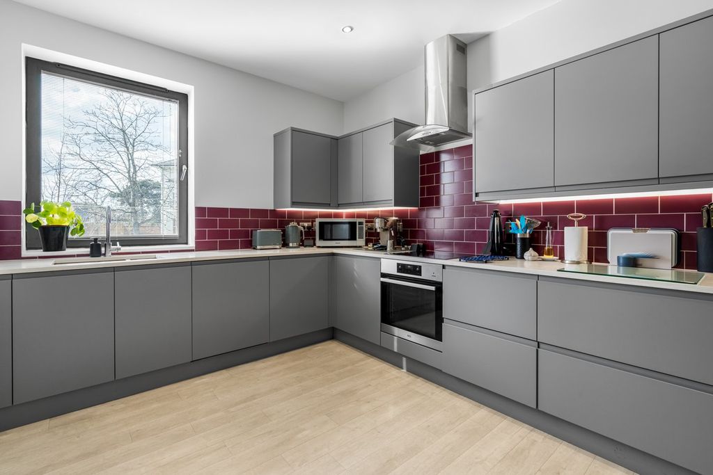 Additional image 3 of 2 bed flat for saleHartley Court, Pittville Circus Road, Pittville, Cheltenham GL52