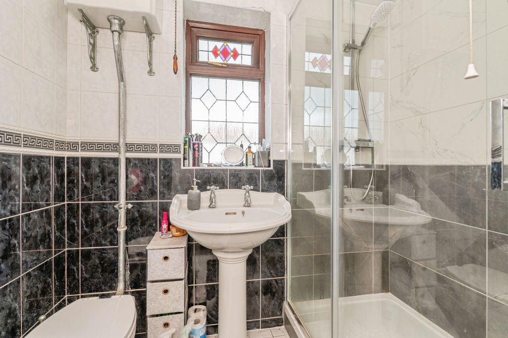 Additional image 12 of 4 bed semi-detached house for saleSandown Road, Wickford SS11