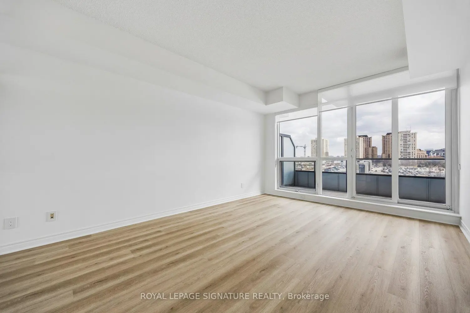 2885 Bayview Avenue 203 photo 3