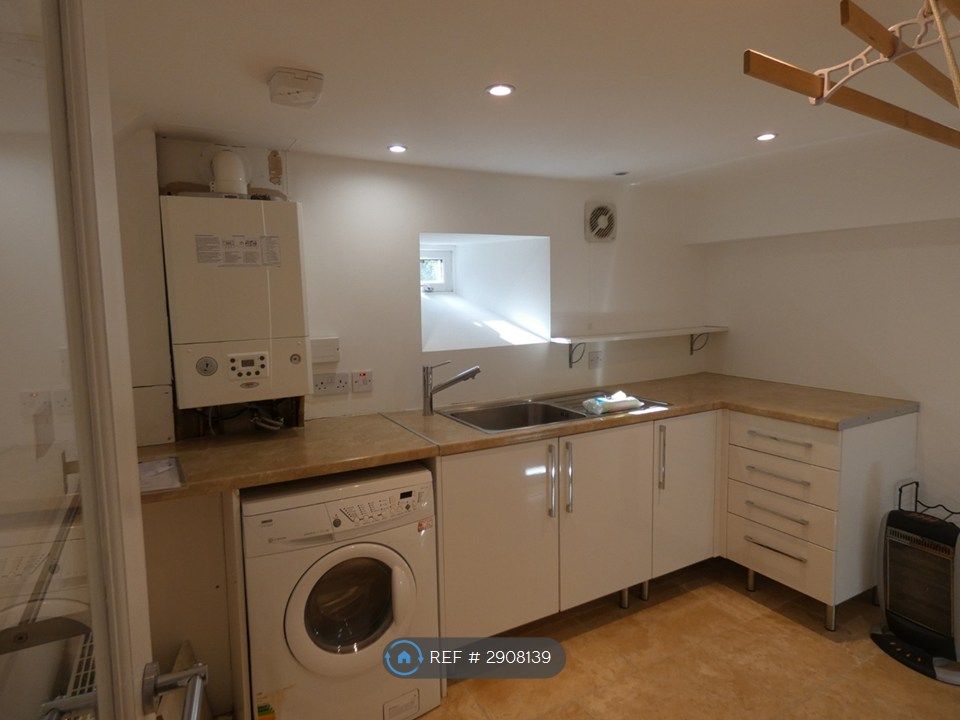 Additional image 11 of 3 bed detached house to rentCastlegate, Lanark ML11