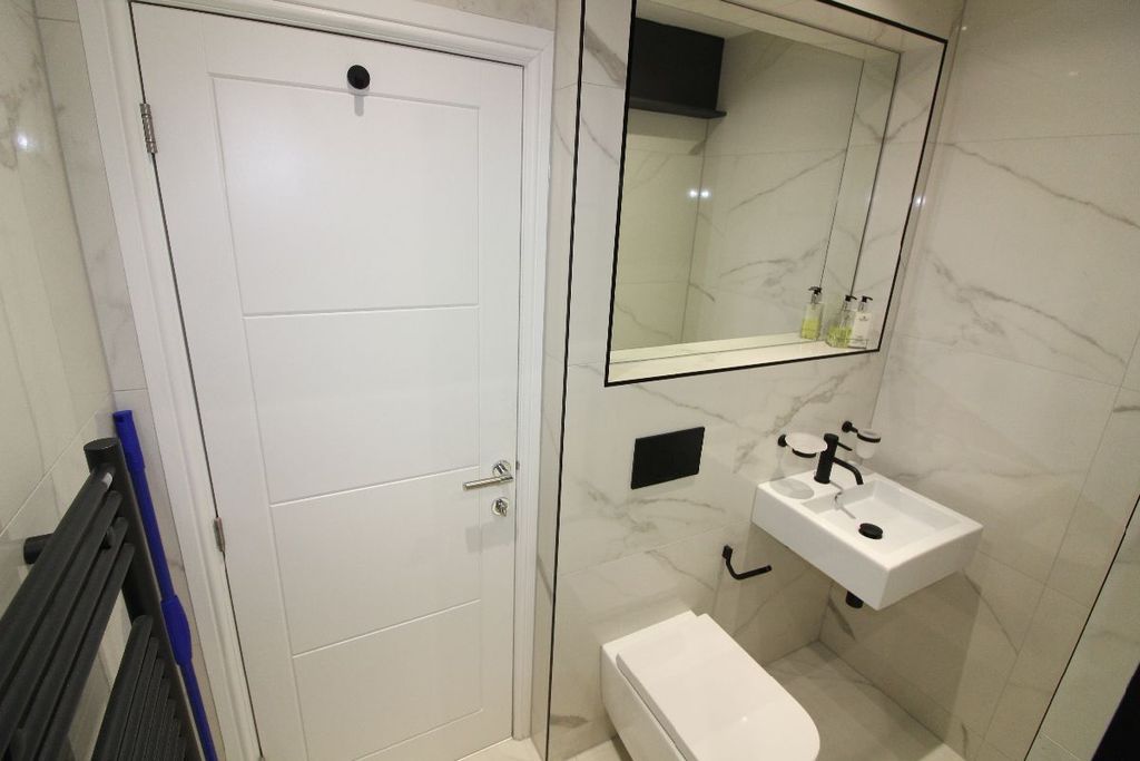 Additional image 9 of 3 bed flat to rentCity Bridge Apartments, Glovers Court, Preston PR1
