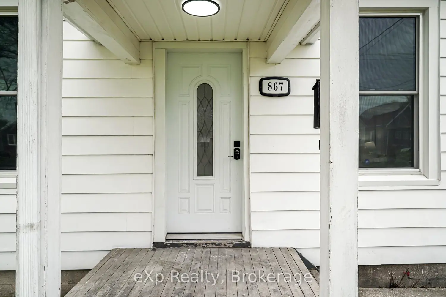 867 Devine Street photo 2