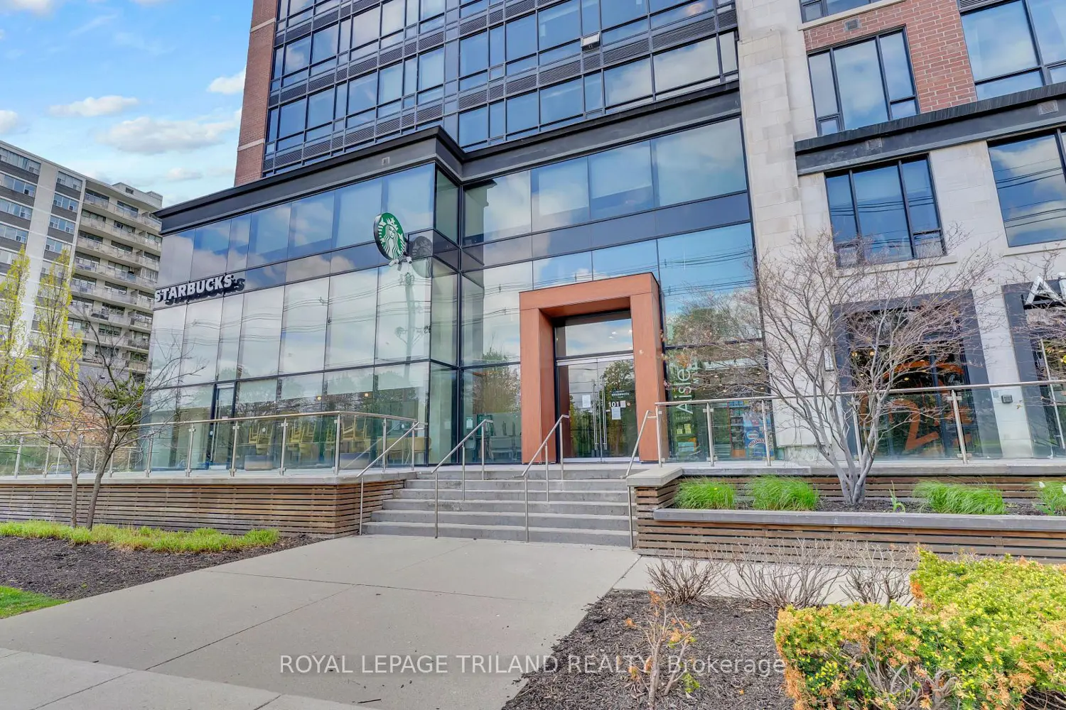 1235 Richmond Street 901