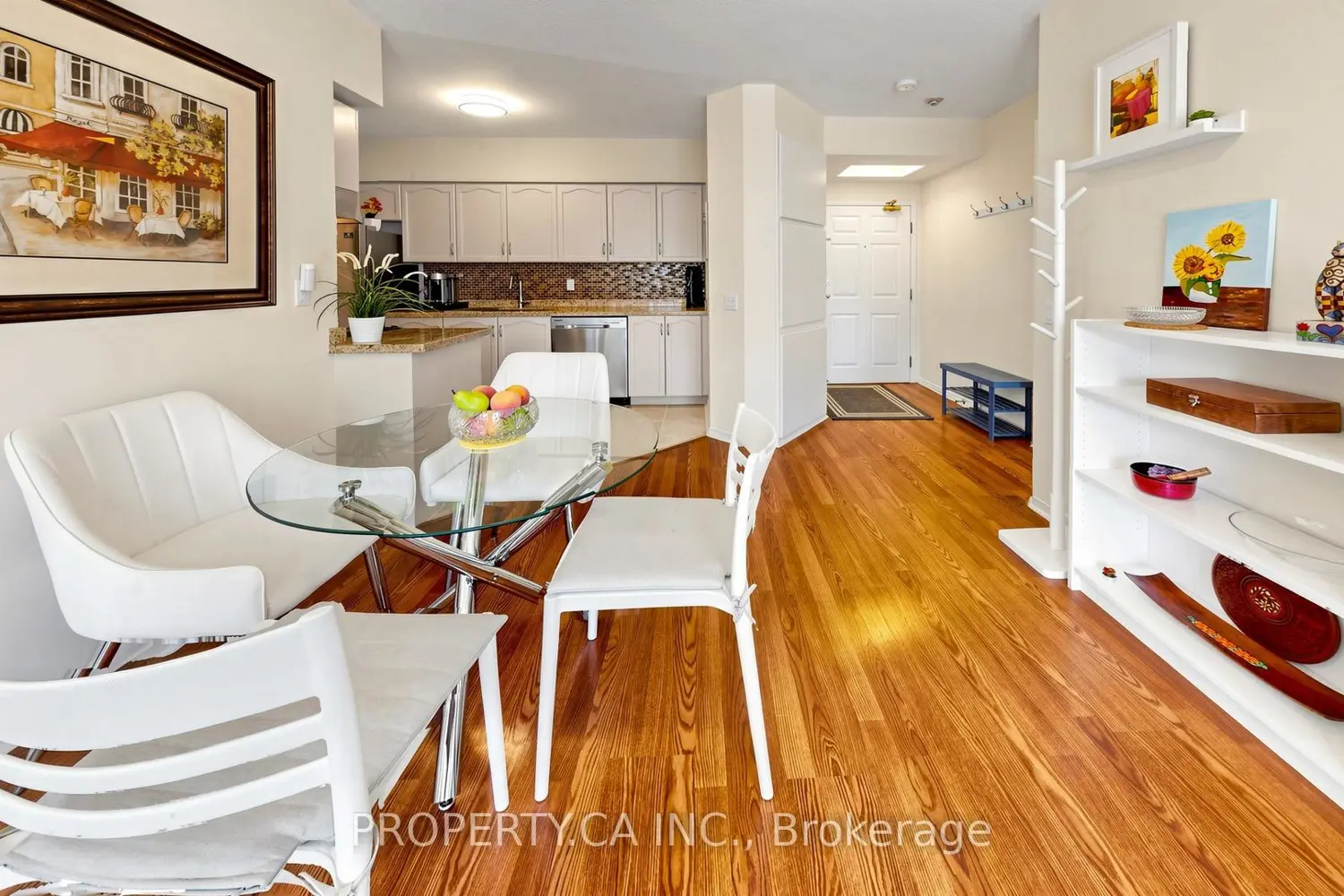 Additional image 5 of 7398 Yonge Street 107