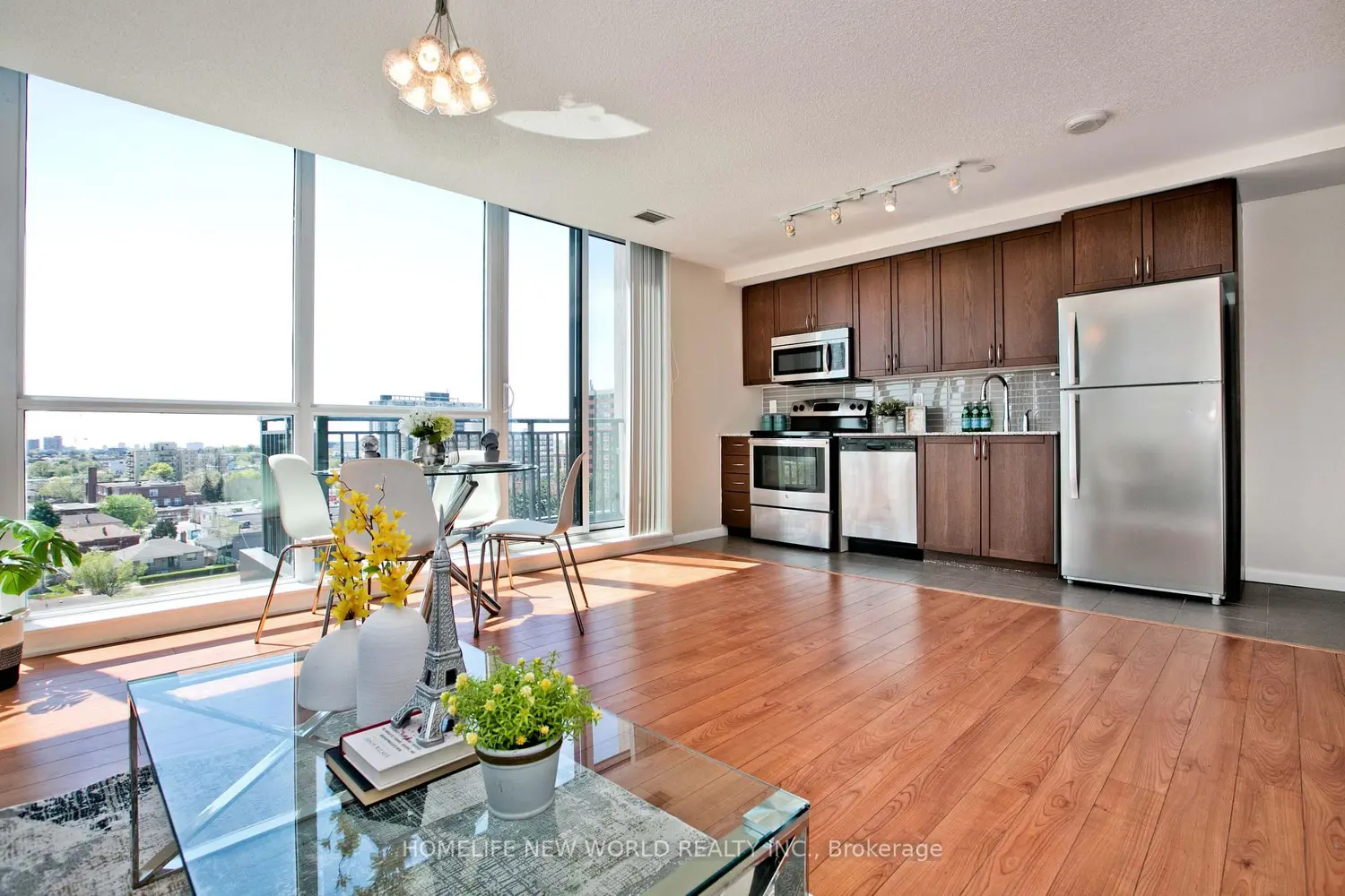 Additional image 6 of 830 Lawrence Avenue 836