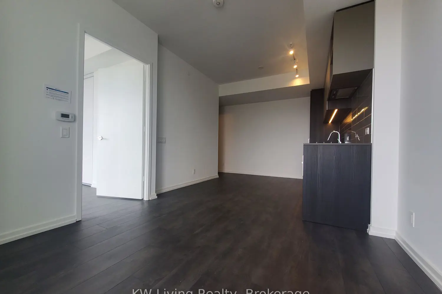 Additional image 3 of 1000 Portage Parkway 1801