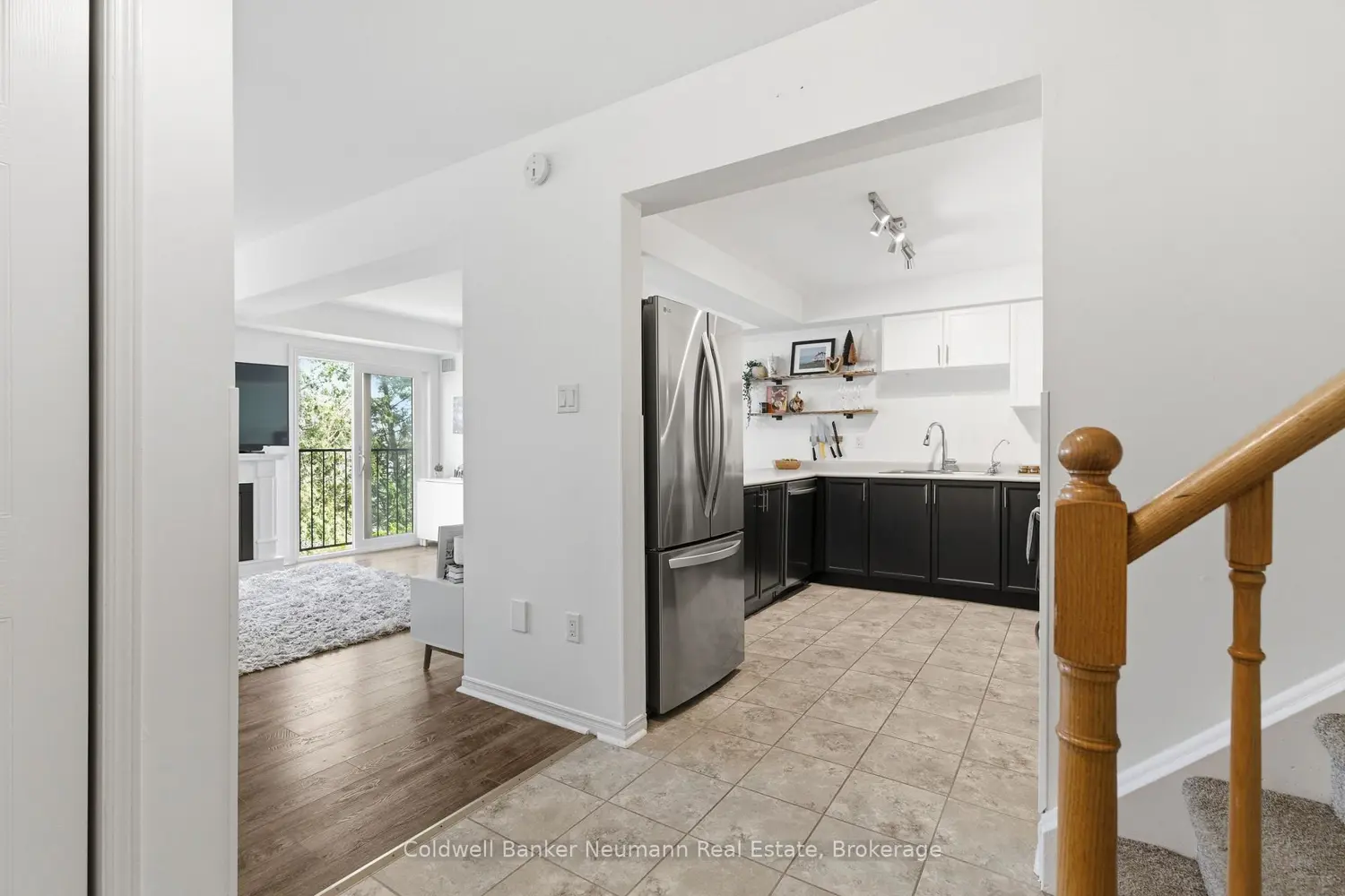 460 Janefield Avenue 233 photo 4
