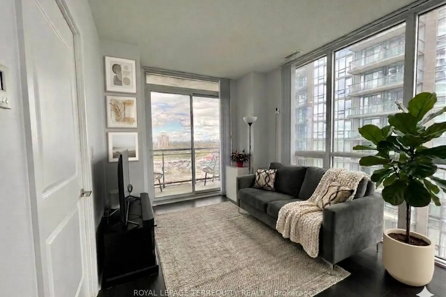 Additional image 3 of 5033 Four Springs Avenue 1219