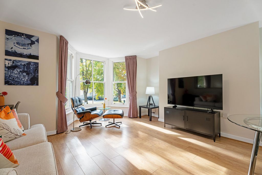 Additional image 4 of 2 bed flat to rentRegent Grove, Leamington Spa, Warwickshire CV32