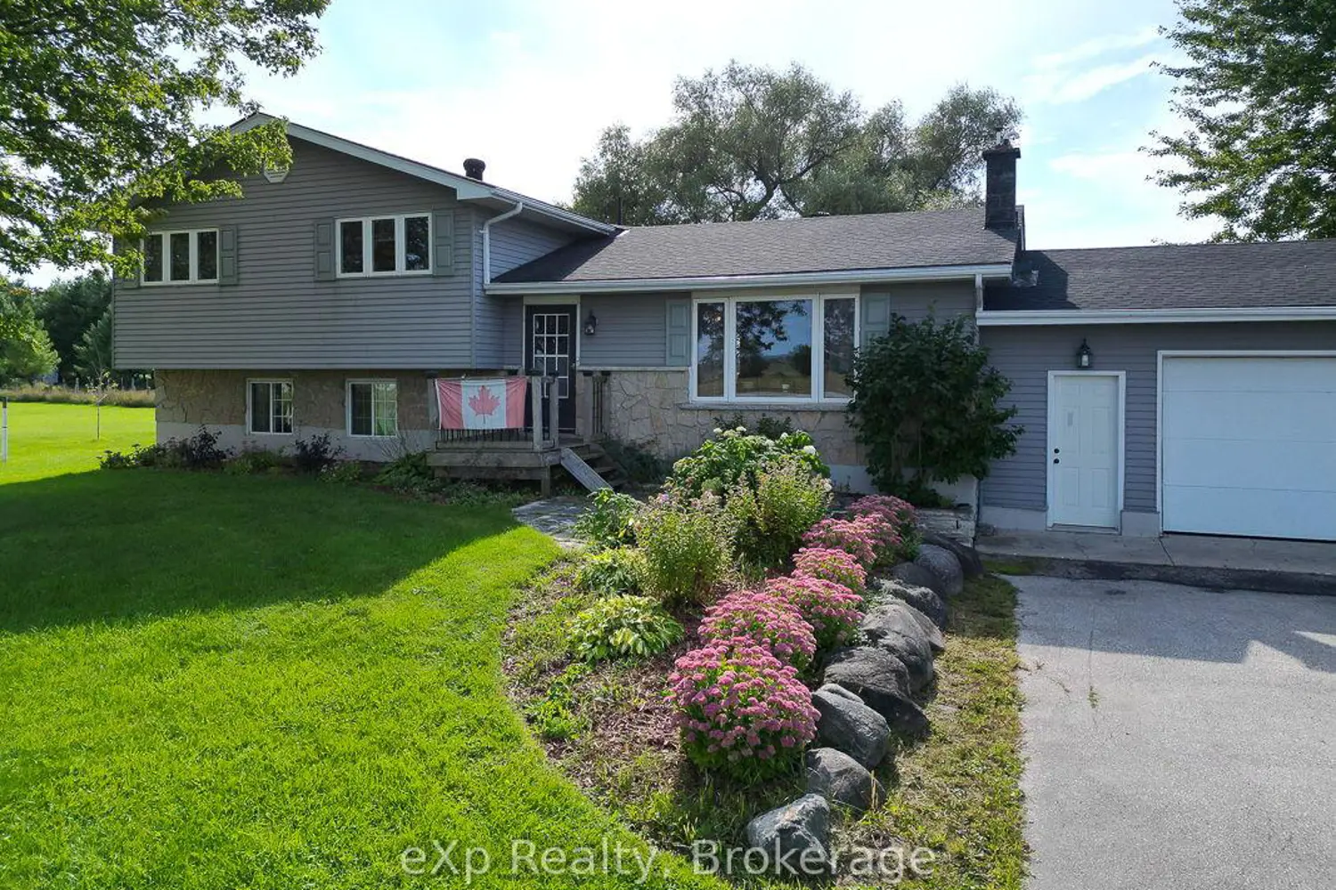 3595 Bruce Road 3 photo 2