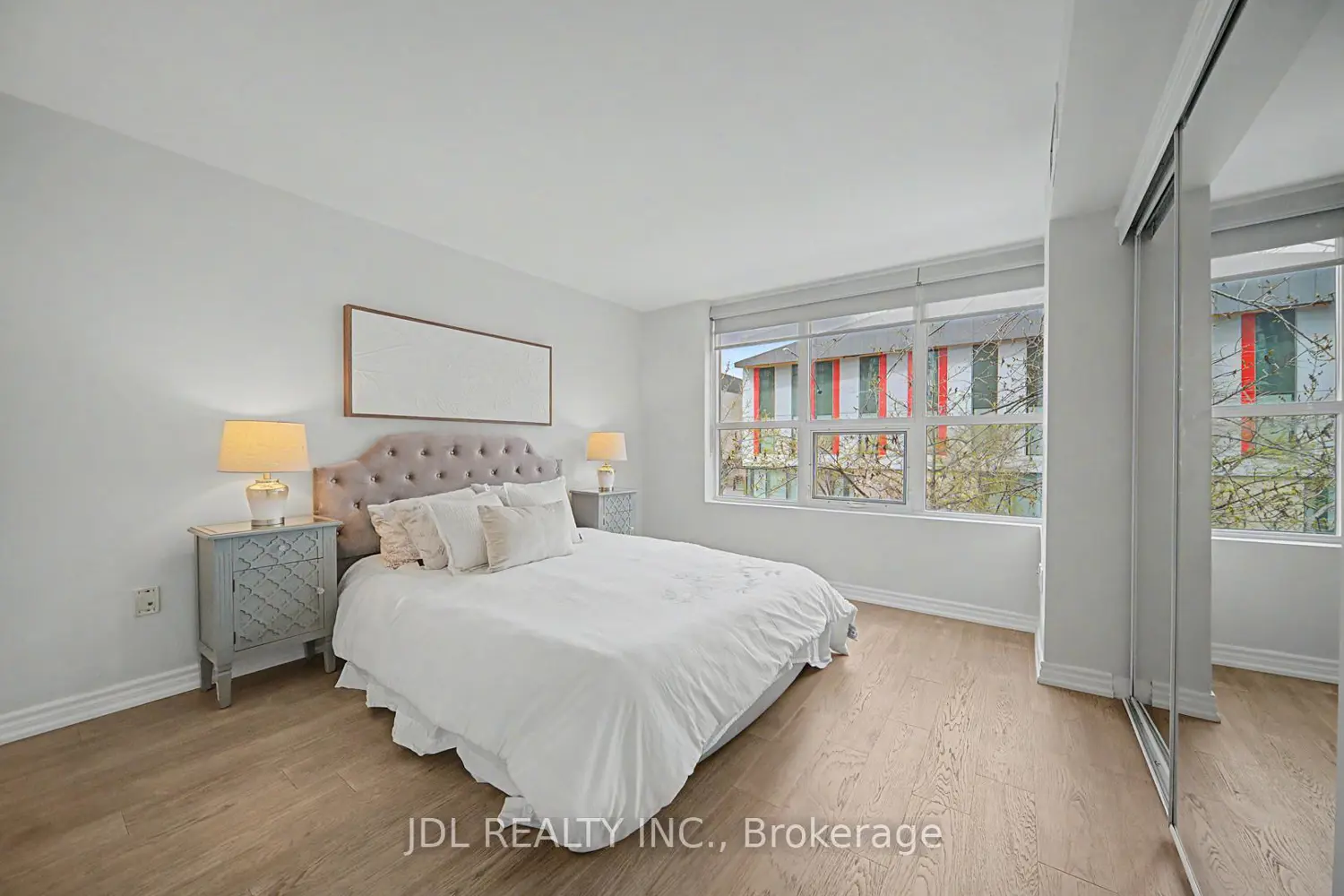 Additional image 7 of 31 Brunel Court Th8