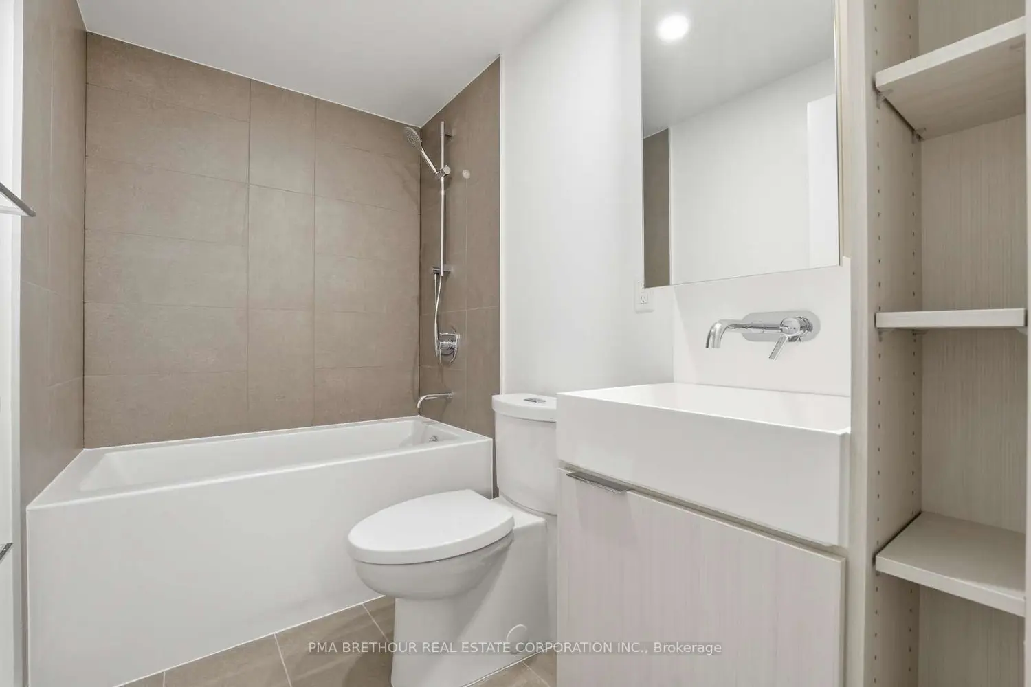 Additional image 8 of 370 Martha Street 1610