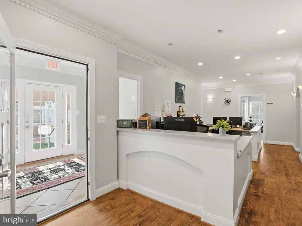 1662 Village Green, Crofton, MD 21114