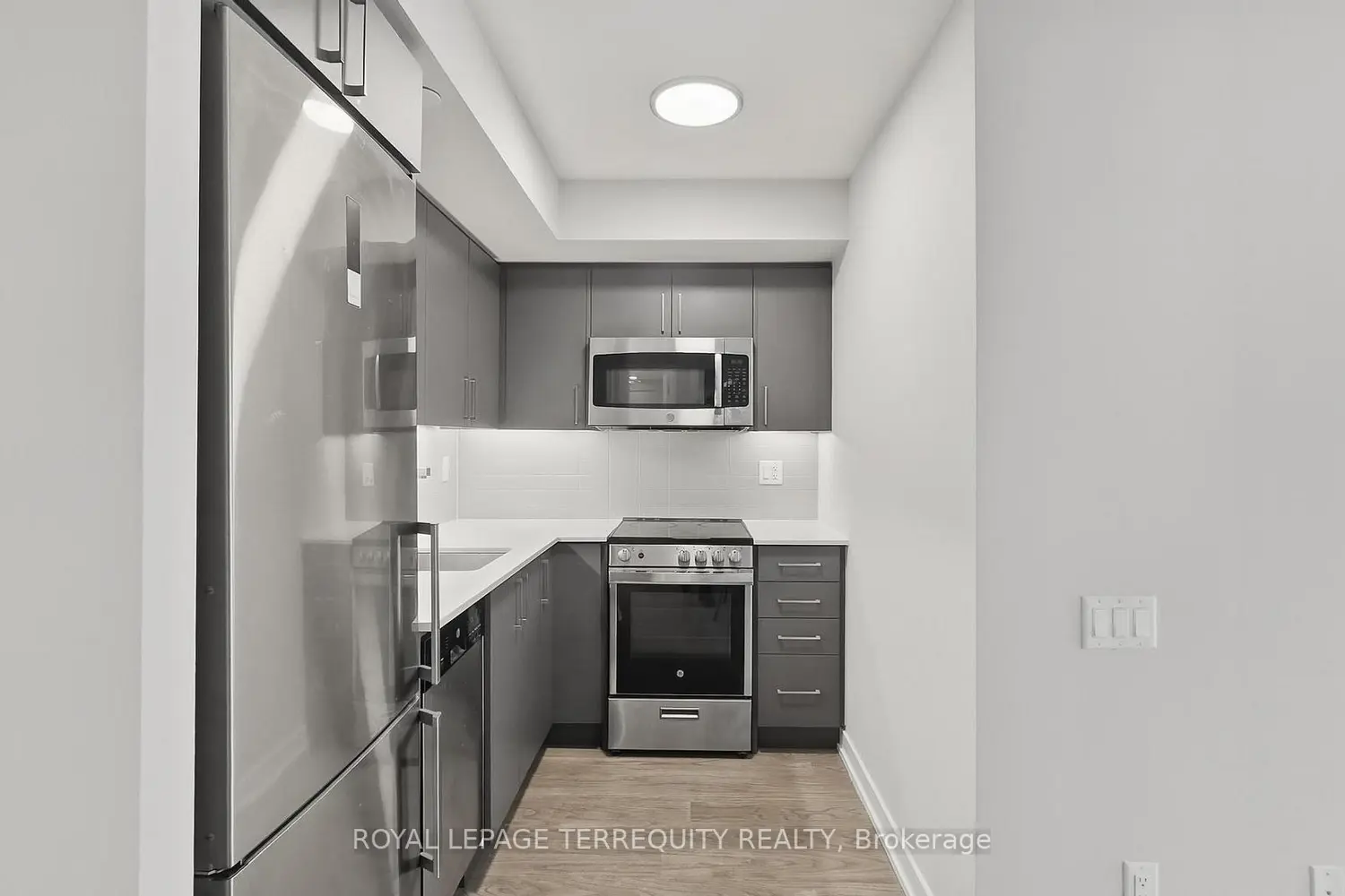 Additional image 10 of 38 Monte Kwinter Court 527