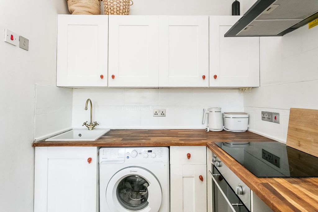 Additional image 8 of 1 bed flat for saleGorgie Road, Edinburgh EH11