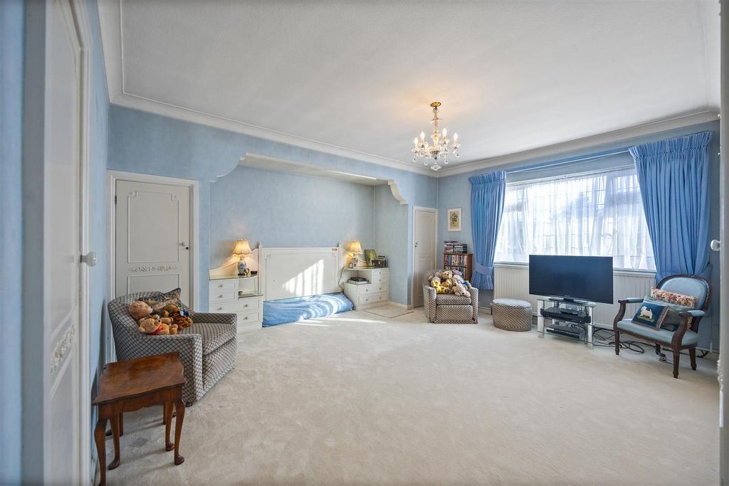 Additional image 7 of 5 bed detached house for saleCedars Close, London NW4
