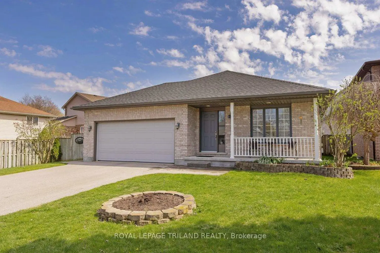 22 Stoneycreek Crescent