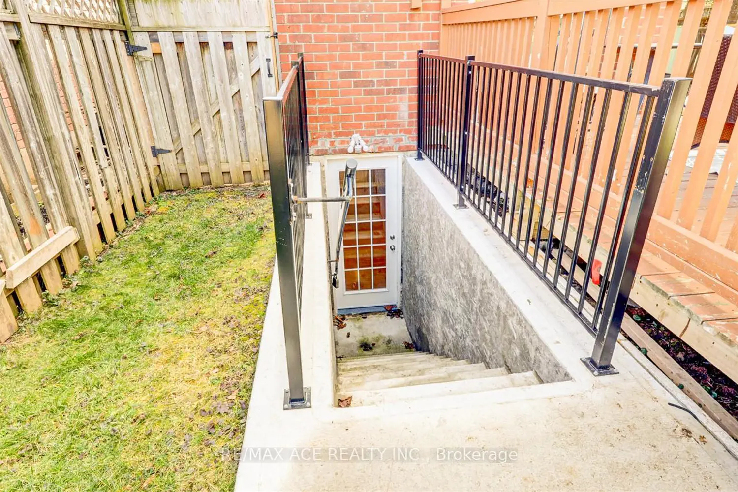 Additional image 14 of 3239 Valcourt Crescent