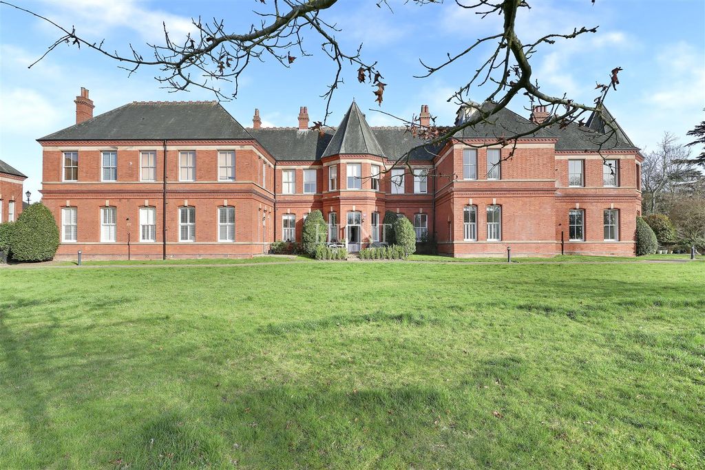 Additional image 20 of 3 bed flat for saleNorthumberland House, Repton Park, Woodford Green IG8