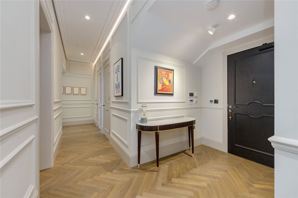 Additional image 3 of 2 bed flat for saleHanstead House, Bricket Wood, St Albans AL2