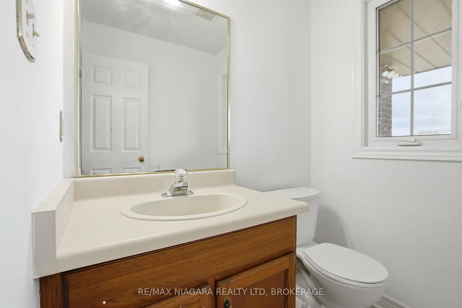 Additional image 3 of 2720 Mewburn Road 25