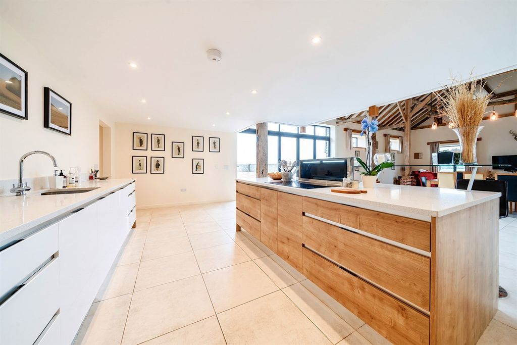 Additional image 7 of 4 bed barn conversion to rentSlatey Barn Langford Farm, Chilgrove Road, Lavant, Chichester, West Sussex PO18