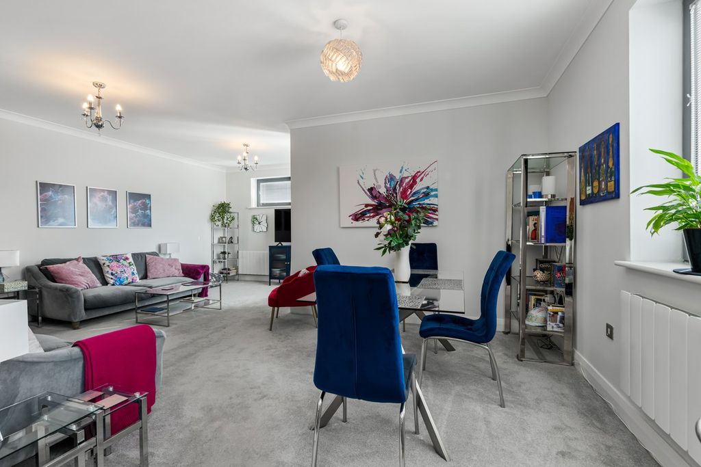 Additional image 11 of 2 bed flat for saleHartley Court, Pittville Circus Road, Pittville, Cheltenham GL52