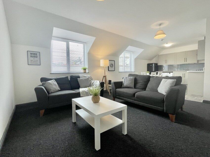 5 bed flat to rentFrancis Street, Swansea SA1