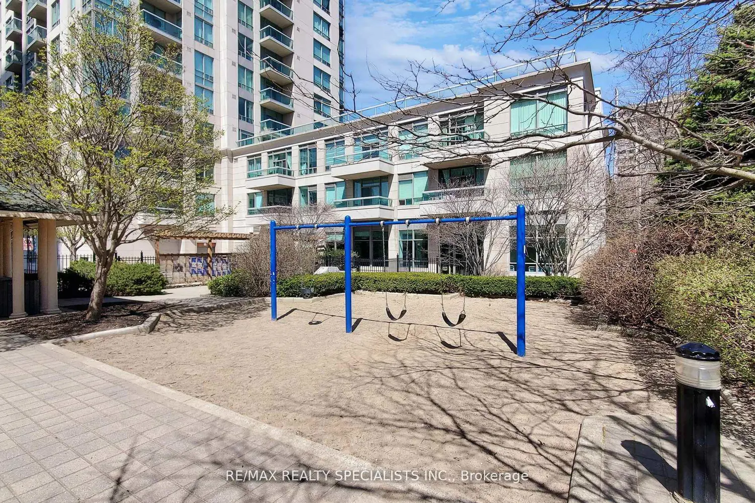 Additional image 15 of 3504 Hurontario Street 307
