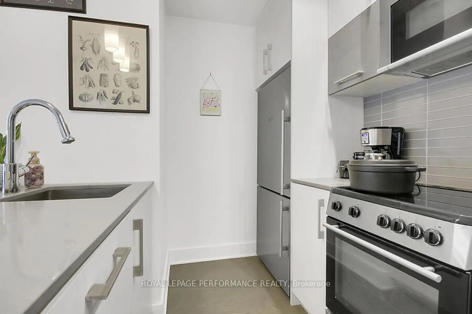 Additional image 7 of 255 Bay Street 1602