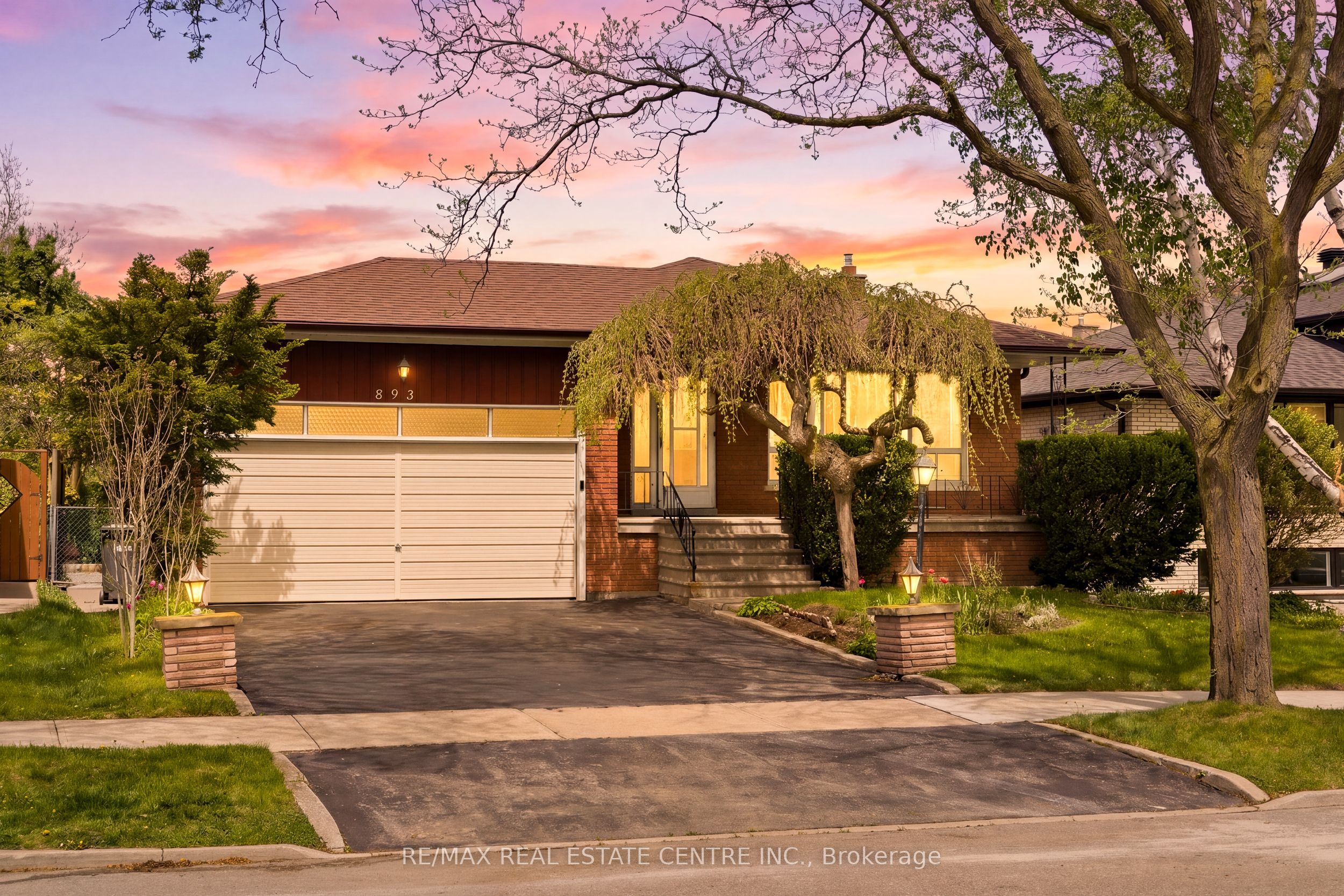 Additional image 2 of 893 Hollowtree Crescent, Mississauga, ON, L4Y 2V3