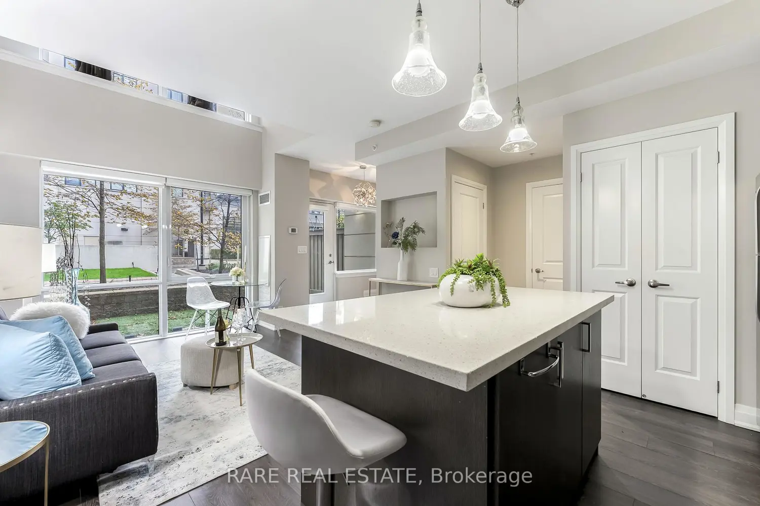 Additional image 4 of 24 Woodstream Boulevard #118